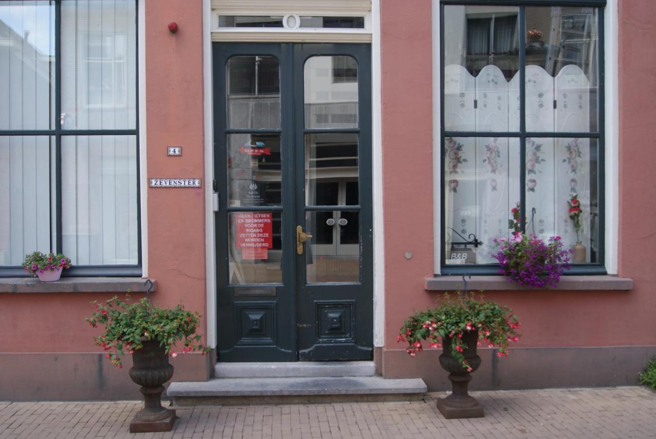 Bed and Breakfast De Zevenster "Gevestigd Aan De Winkelstraat" Кампен Экстерьер фото