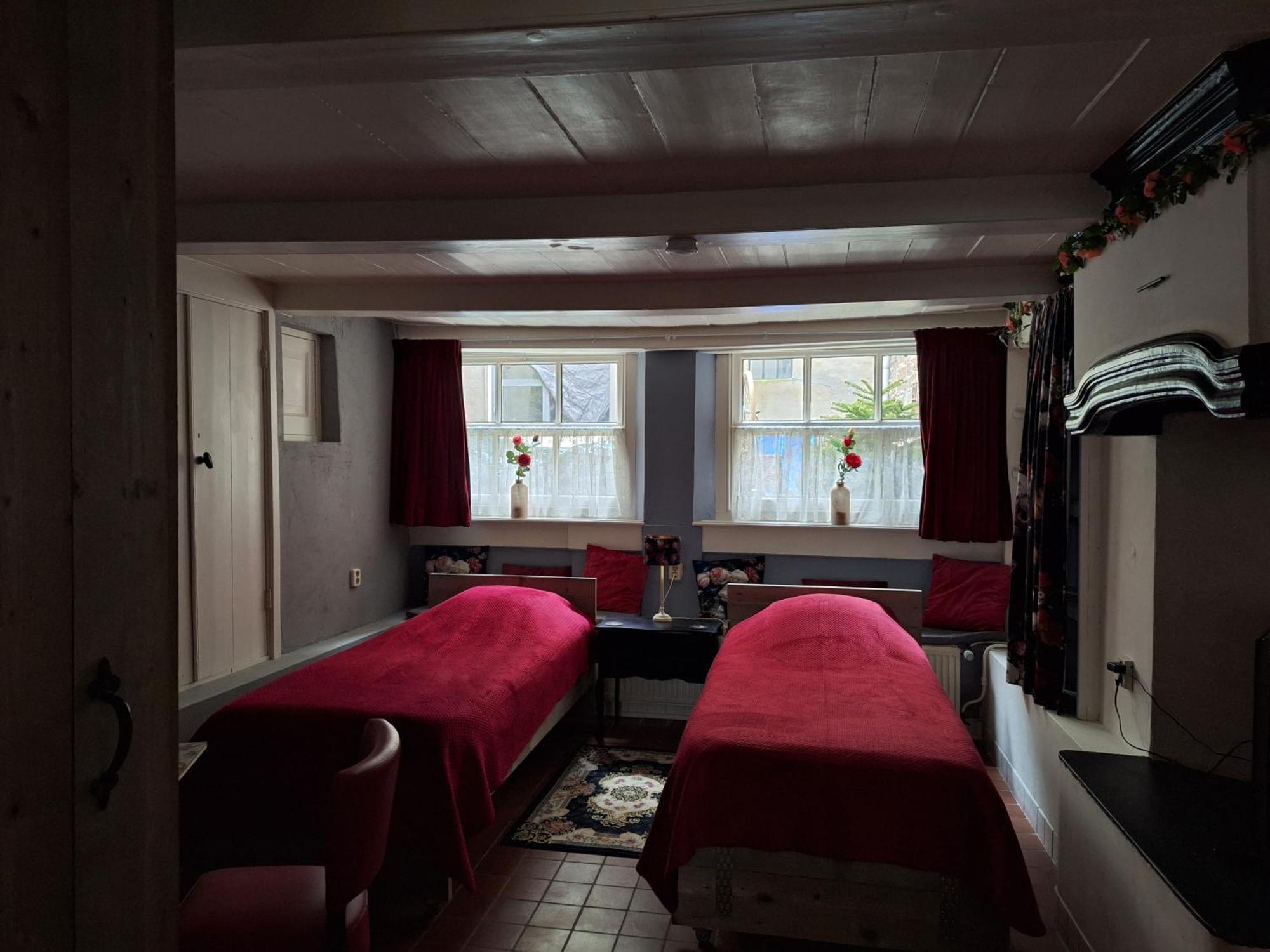 Bed and Breakfast De Zevenster "Gevestigd Aan De Winkelstraat" Кампен Экстерьер фото