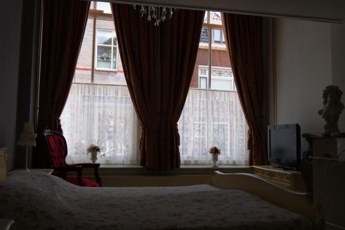 Bed and Breakfast De Zevenster "Gevestigd Aan De Winkelstraat" Кампен Экстерьер фото